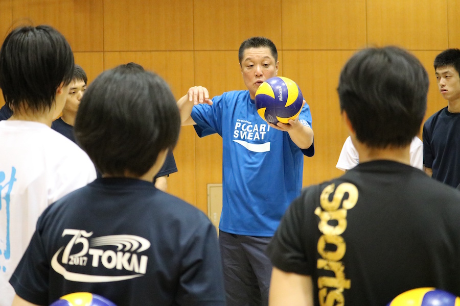 元バレー女子代表監督の眞鍋氏が熱血指導 ボールは魂 の言葉に秘められた思い The Answer スポーツ文化 育成 総合ニュースサイト