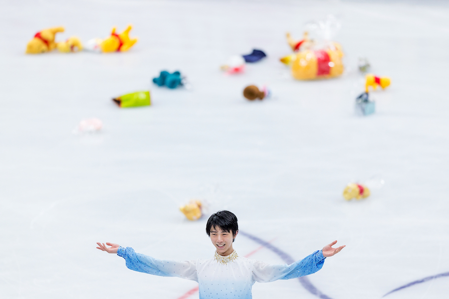 羽生結弦、演技後の「プーさんの海」現象が米話題「直後、プーさんが宙