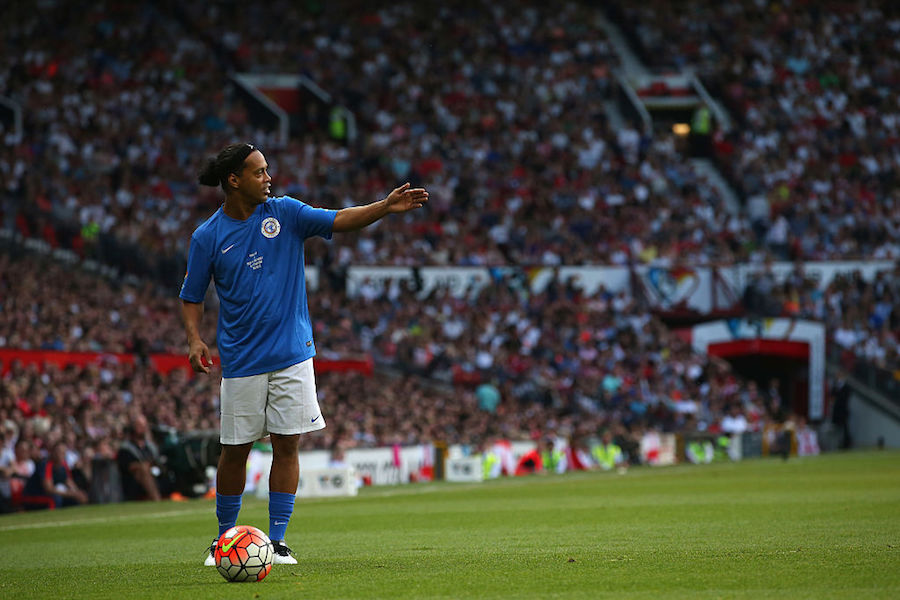 不老の 魔法使い ロナウジーニョ 60m超ロング弾に賛辞 名手はいつまでも名手 The Answer