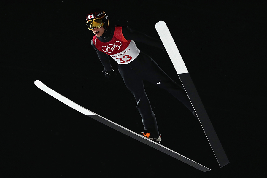 男子ラージヒル個人予選で3位につけた小林陵侑【写真：Getty Images】