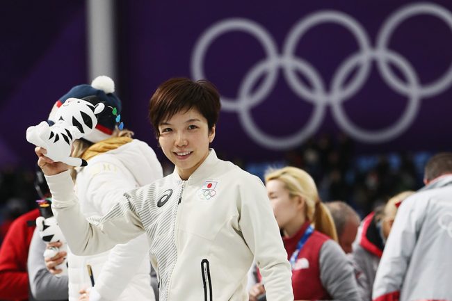 平昌 夢の跡 小平奈緒 36秒94の衝撃 と 美しき抱擁 は世界へ波及した The Answer スポーツ文化 育成 総合ニュースサイト