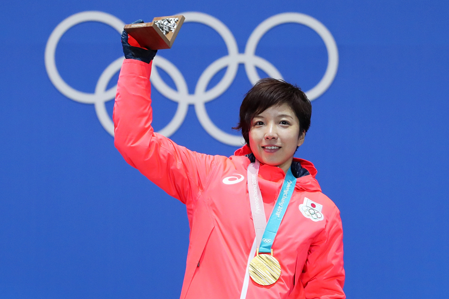 金メダルを獲得した小平奈緒【写真：Getty Images】