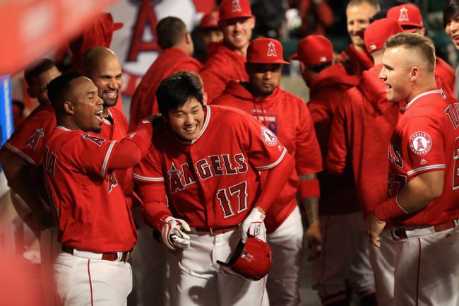 エンゼルス大谷サイレントトリートメントの時に祝福を求めた選手は