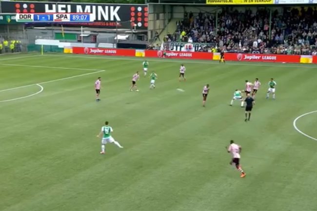 こんなオウンゴール 初めて見た 衝撃 笑撃の40m スーパーミドル が話題騒然 The Answer