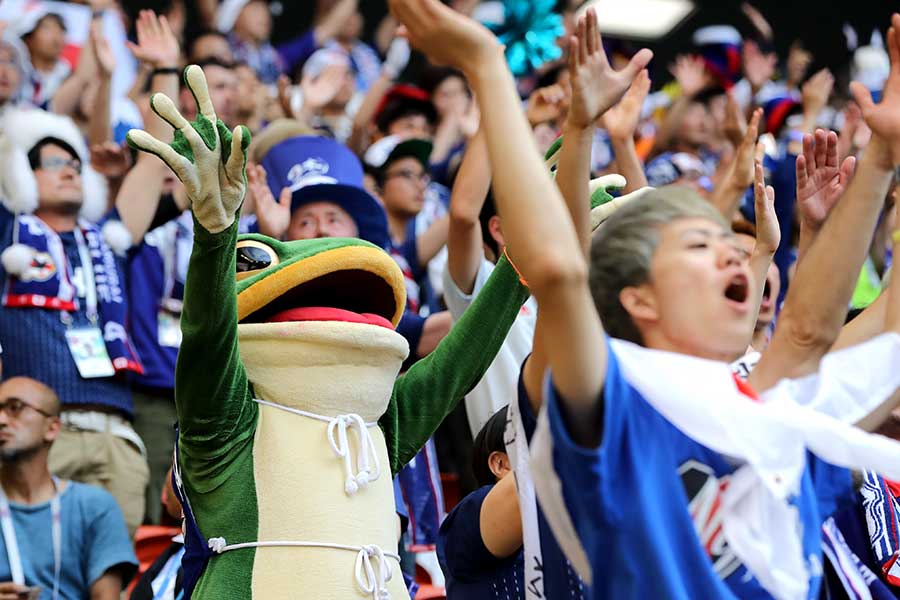 これが日本の勝利の真の理由だ 大金星の裏で 奇妙すぎるサポーター が海外話題 The Answer スポーツ文化 育成 総合ニュースサイト
