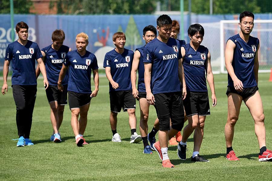 練習を再開したサッカー日本代表【写真：Getty Images】