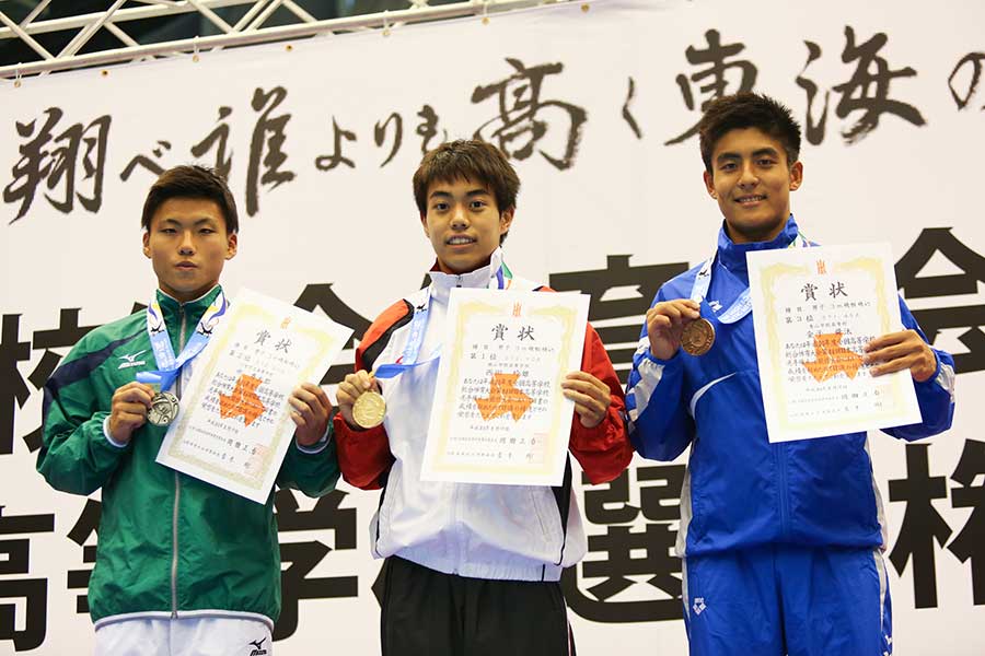 男子3m飛板飛込は西田玲雄（3年＝桃山学院高）が初優勝を飾った【写真：山田智子】