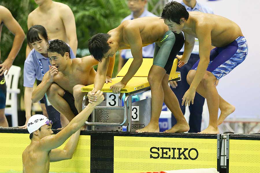 男子800メートルフリーリレーは日大豊山（東京）が7分30秒44で優勝【写真：荒川祐史】