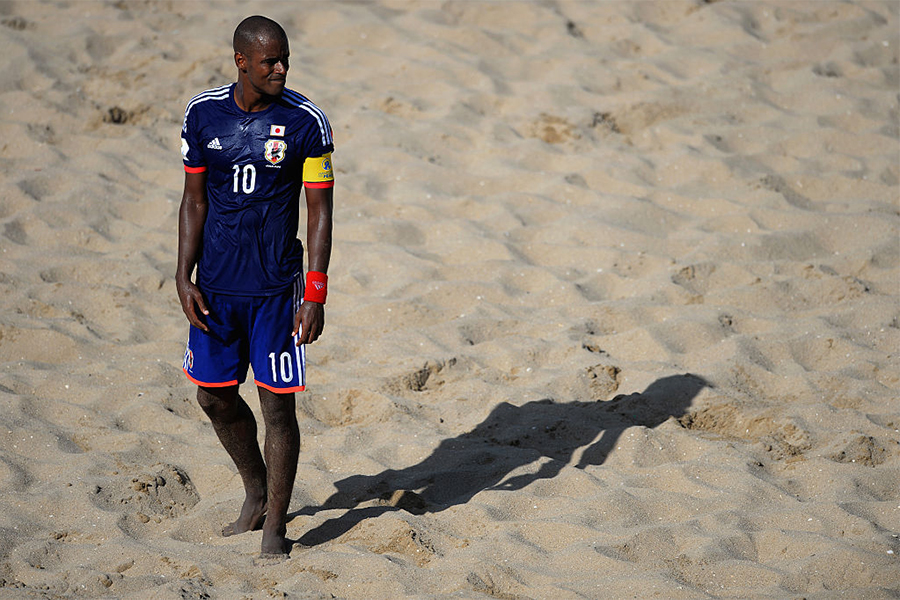 ビーチサッカーで日本をW杯3大会連続出場に導いた茂怜羅オズ【写真：Getty Images】