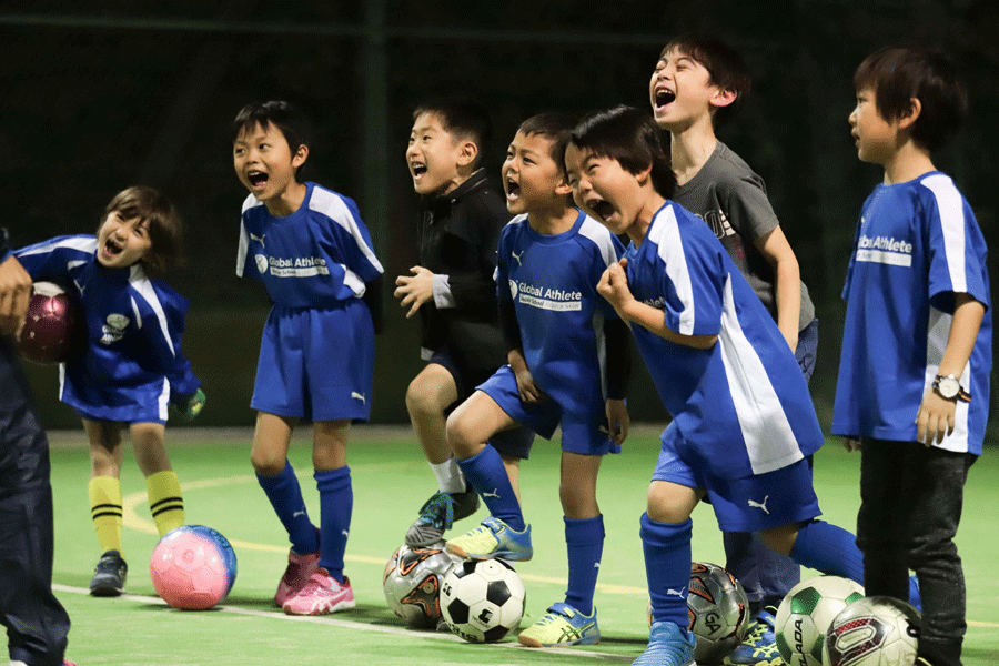 川島がアンバサダーを務める「グローバルアスリート英語サッカースクール」【写真：荒川祐史】