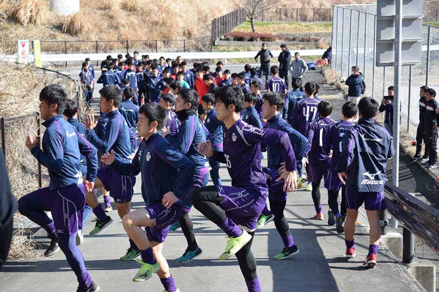 明治大学サッカー部は静岡県清水市でトレーニングキャンプを行った【写真提供：KOBAスポーツエンターテイメント】