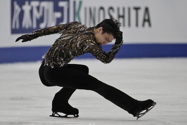 羽生結弦 至高の1枚 靴メーカー公開の 超絶ハイドロ に反響 氷上の芸術だ The Answer スポーツ文化 育成 総合ニュースサイト