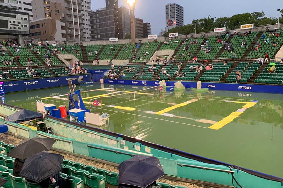 第3試合は雨天順延に【写真：浜田洋平】