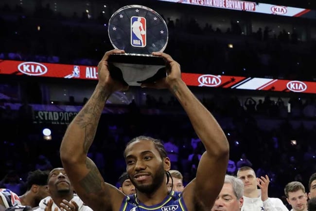 30得点レナードが初の球宴MVP 初代「コービー賞」を受賞「彼のための