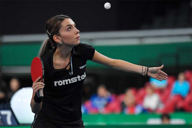 卓球界で話題の東欧美女 美鎖骨 目立つドレス姿に反響 何て美しくて魅力的なの The Answer スポーツ文化 育成 総合ニュースサイト