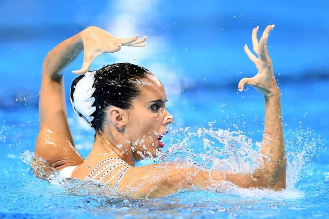 シンクロ選手は水中で何を スペイン美女の貴重映像が7万再生 人魚姫みたい The Answer