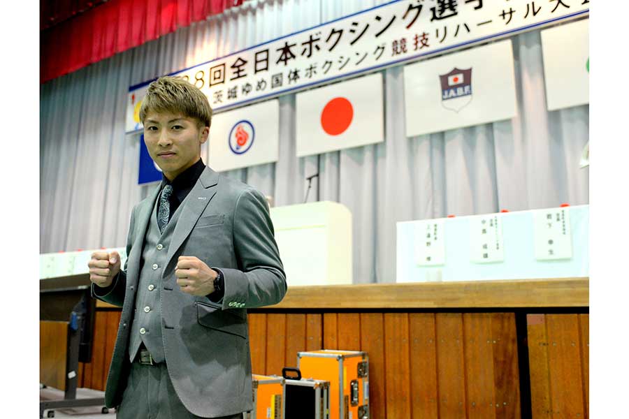 「高校生シャドーボクシングチャレンジ2020」で審査員を担当する井上尚弥【画像提供：JABF】