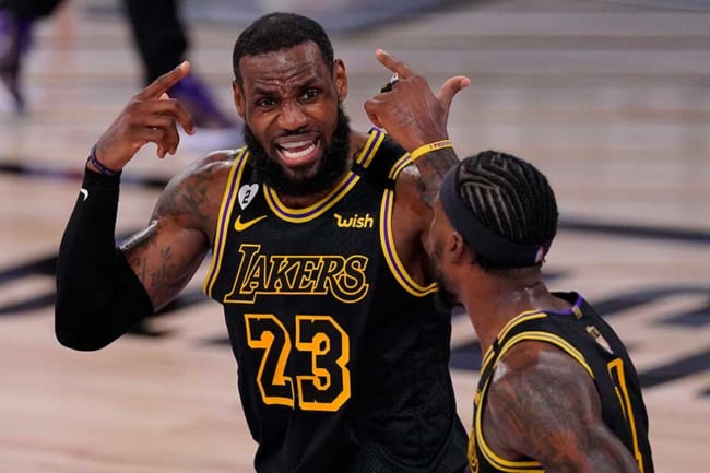 レブロン 逆転逃す土壇場の 判断ミス に米賛否 味方を信じたことが最大のミス The Answer スポーツ文化 育成 総合ニュースサイト