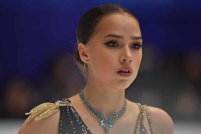 歌うザギトワ じゃれるマサル 愛情を深めたシーンに反響 相思相愛ね 可愛い The Answer