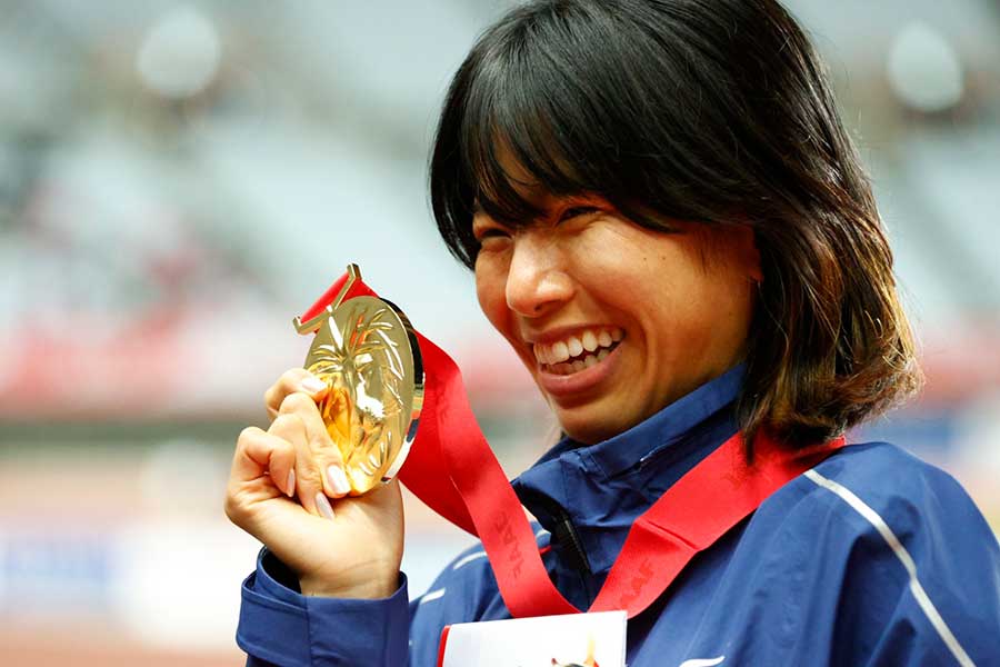 日本選手権、女子1万メートルで優勝を飾った新谷仁美【写真：奥井隆史】