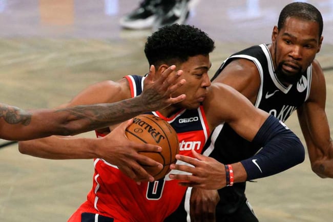 八村塁、元MVPデュラントに競り勝ち豪快ダンク 米ファン驚き「ルイは