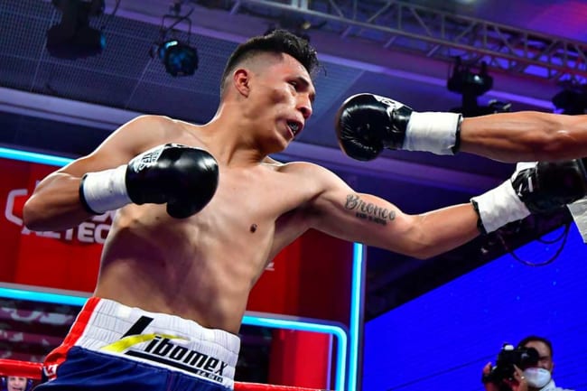 衝撃的」な番狂わせ！ 無敗前王者を大の字KO、22歳新星に米感嘆「これ