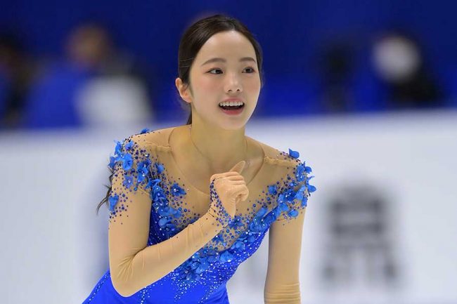 本田真凜 鏡越しに撮影 頭上ハートショット に反響 黒コスチュームがカッコいい The Answer スポーツ文化 育成 総合ニュースサイト