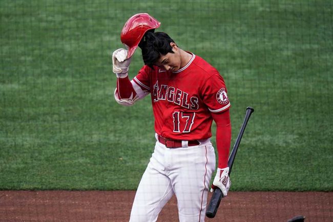 大谷翔平が思わず首傾げる 際どいストライク判定に米ブーイング 審判に説明責任を The Answer スポーツ文化 育成 総合ニュースサイト