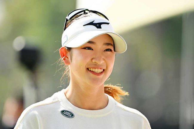 オークリー　サングラス　原英莉花使用モデル 写真] 原英莉花に似合いそうなビッグフレームの新作サングラスが