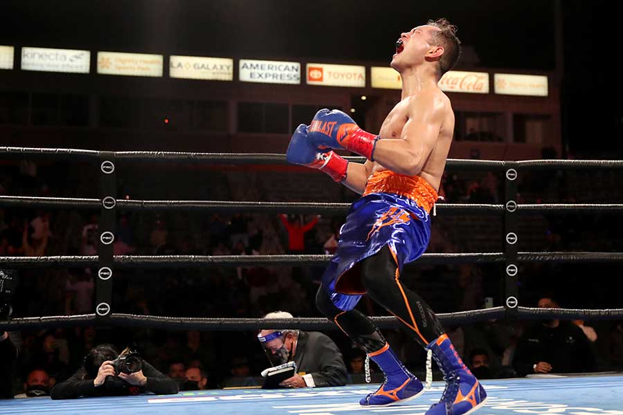 WBC世界バンタム級タイトルマッチ、ノニト・ドネアはノルディ・ウーバーリに4回TKO勝ちした【写真：Getty Images】
