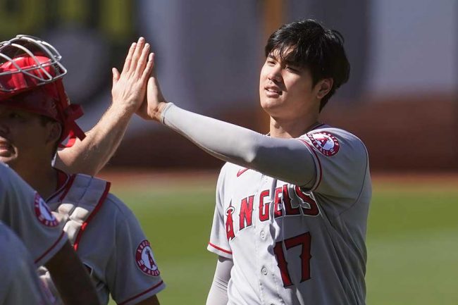 大谷翔平の私服姿 右手に持った 銀のカバン に米注目 パルプフィクションのやつ The Answer スポーツ文化 育成 総合ニュースサイト