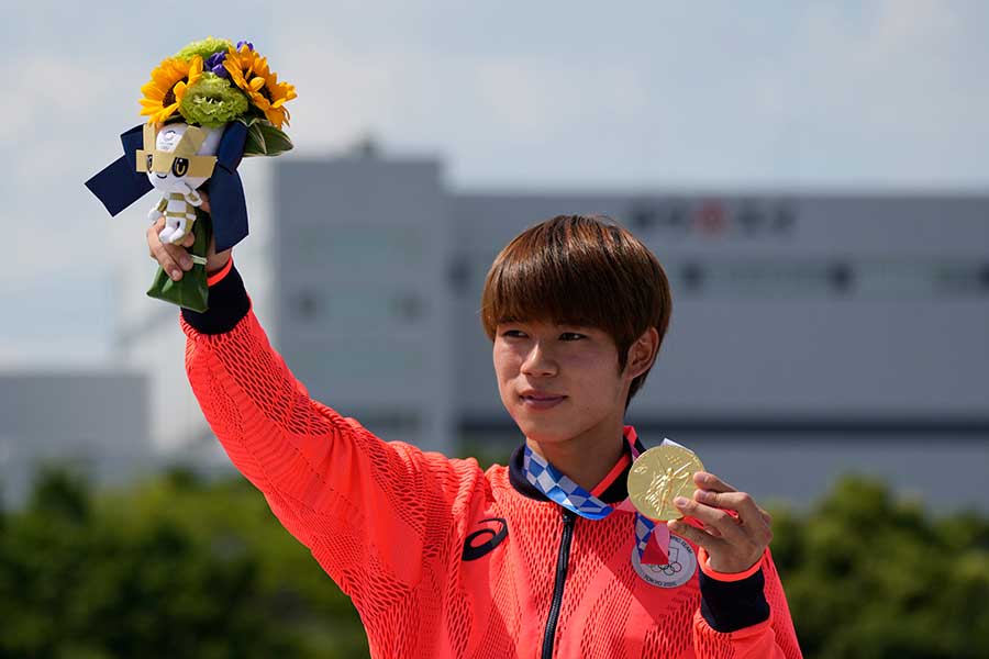 男子ストリートで金メダルを獲得した堀米雄斗【写真：AP】