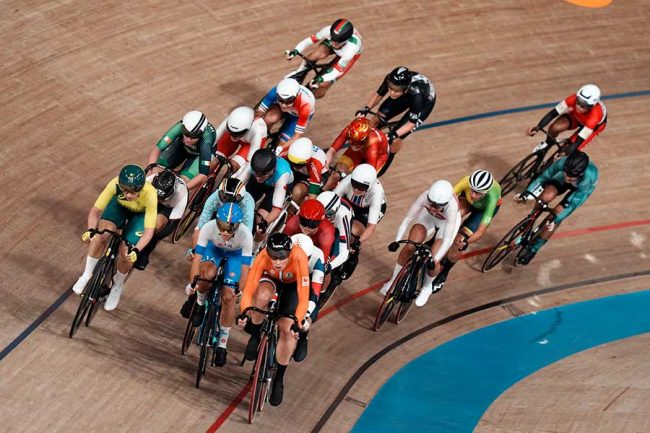 五輪・自転車で大クラッシュ 7人落車の惨事にSNS衝撃「お腹轢かれてる 