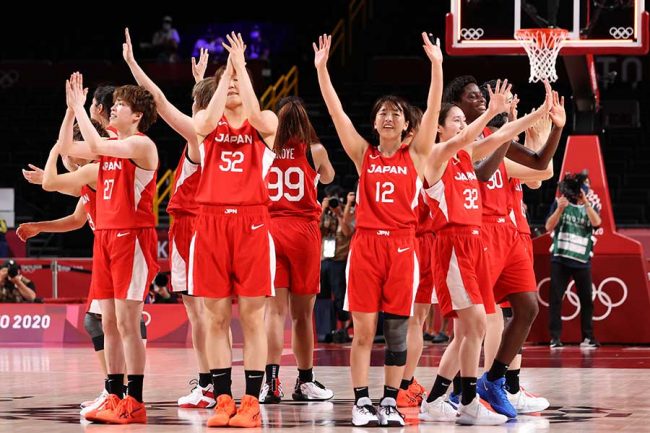 バスケ女子 日米仏 36人全員集合の記念撮影 に海外感激 これぞオリンピック The Answer
