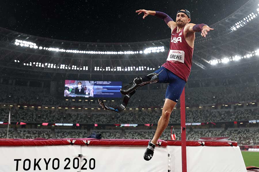 陸上・男子走高跳（T63）で金メダルを獲得したサム・グリュー【写真：Getty Images】