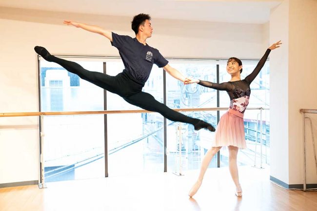 名門の英国ロイヤル バレエ学校を卒業 2人の日本人ダンサーが歩み出すプロへの道 青春のアザーカット The Answer