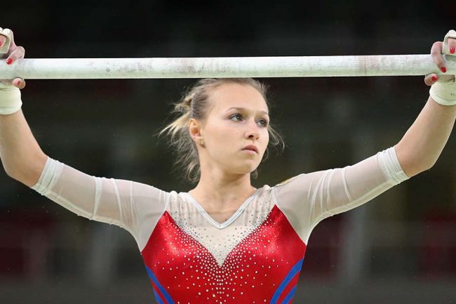 180度開脚のまま ロシア女子体操選手の 斬新すぎる移動法 に海外反響 できない The Answer