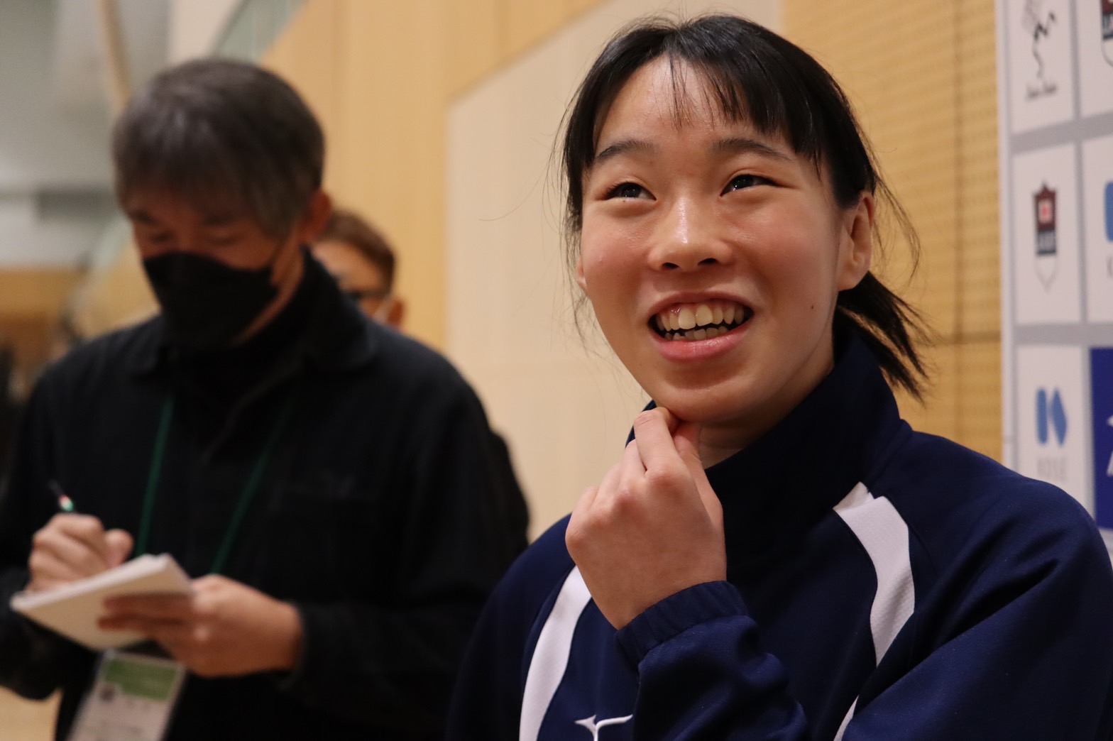 3年ぶり2度目の優勝を果たした入江聖奈。試合後の取材に笑顔で応じた【写真：浜田洋平】