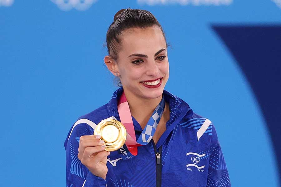 東京五輪・新体操女子個人総合で金メダルを獲得したイスラエル代表リノイ・アシュラム【写真：Getty Images】