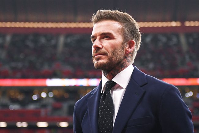 ベッカム、日韓W杯で話題になった名審判との2ショットに反響「歴史に