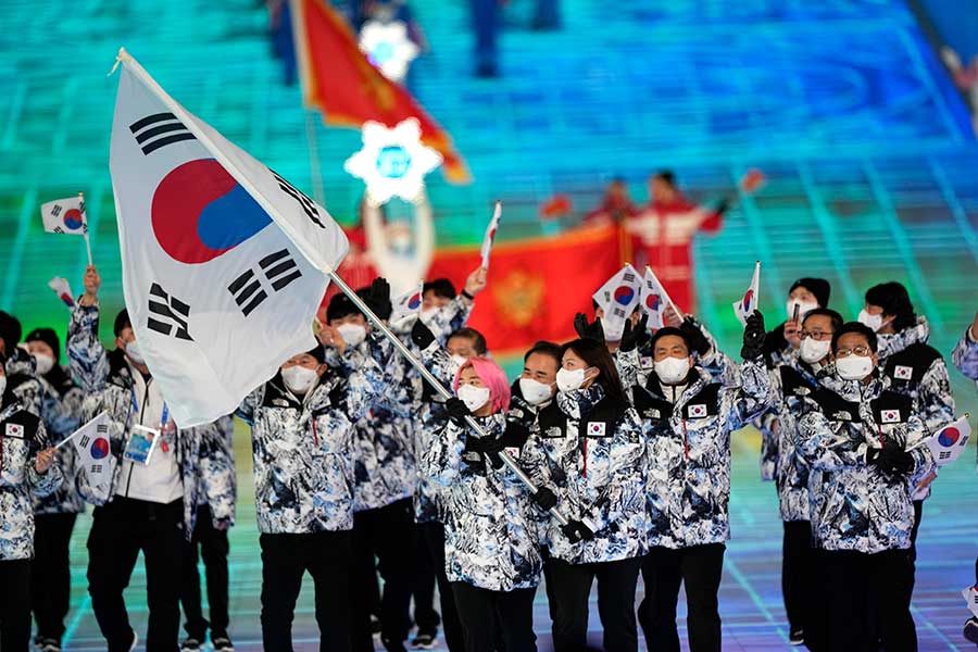 開会式に登場した韓国代表選手団【写真：AP】