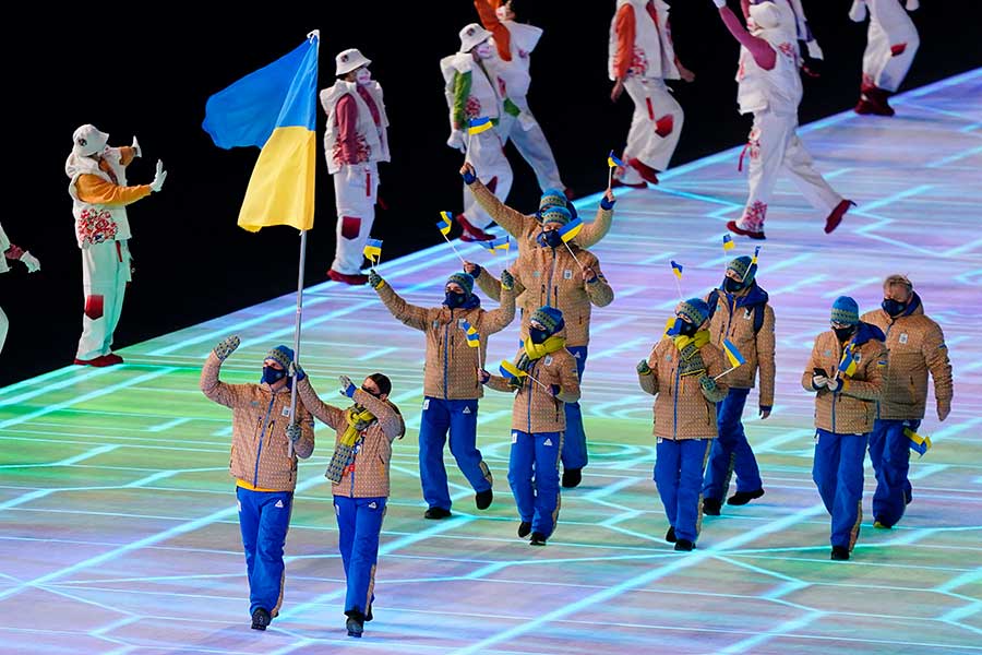 北京五輪開会式で入場行進するウクライナ選手団【写真：AP】