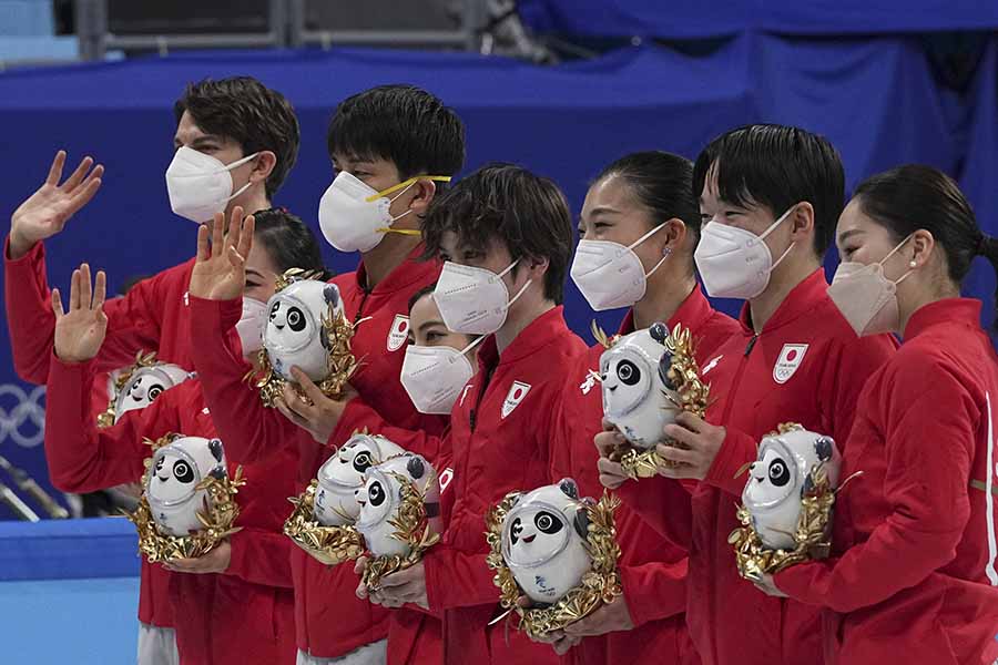 北京五輪フィギュアスケート団体戦で日本は3位に入り、初めてメダルを獲得