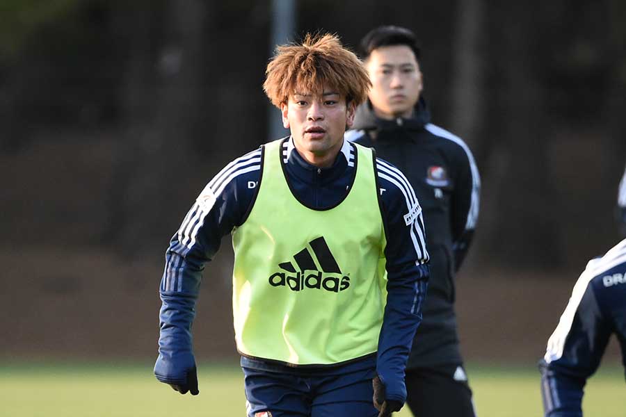横浜F・マリノスへ移籍した永戸勝也選手が開幕へ向けて抱負を語る【写真：（C）Y.F.M.】