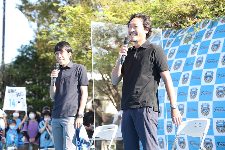 川崎フロンターレとFC東京のOBである中村憲剛氏（左）と石川直宏氏開幕戦の位置づけや思い出、開幕戦の楽しみ方について語る【写真：F.C.TOKYO提供】