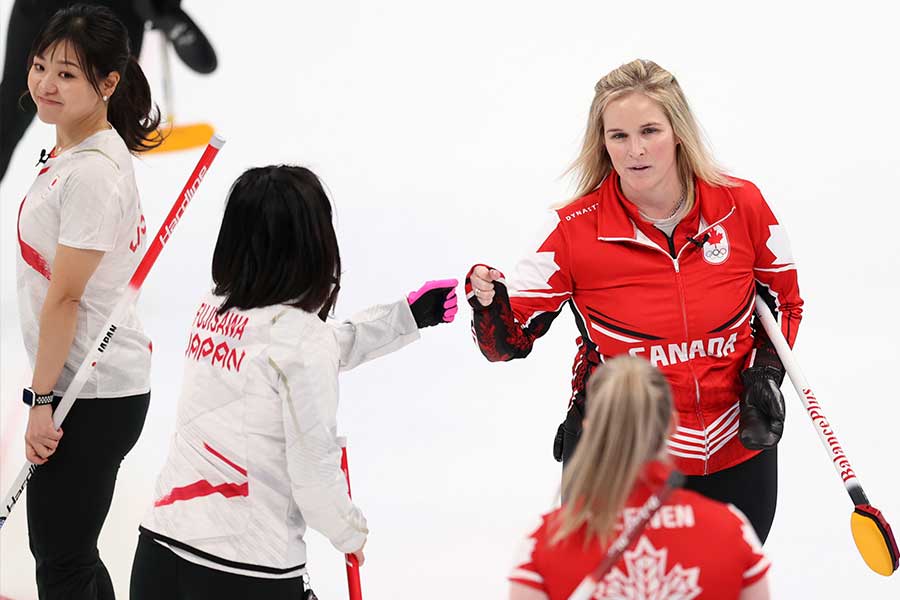 日本との直接対決には敗れていたカナダのジェニファー・ジョーンズ（右）【写真：Getty Images】