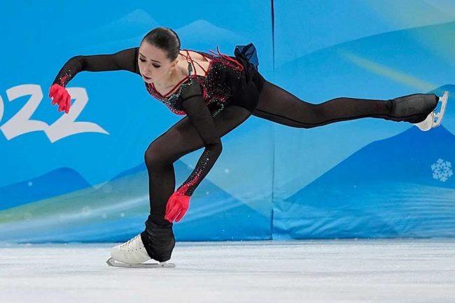 15歳ワリエワ、まさかの4位 転倒相次ぎシニア初黒星、坂本花織が銅