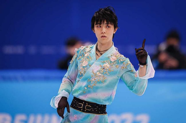 羽生結弦、話題のお姫様抱っこ 中国メディアは舞台裏も紹介「2人のお