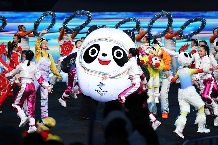 北京五輪開会式に登場した大会マスコット「ビンドゥンドゥン」【写真：Getty Images】