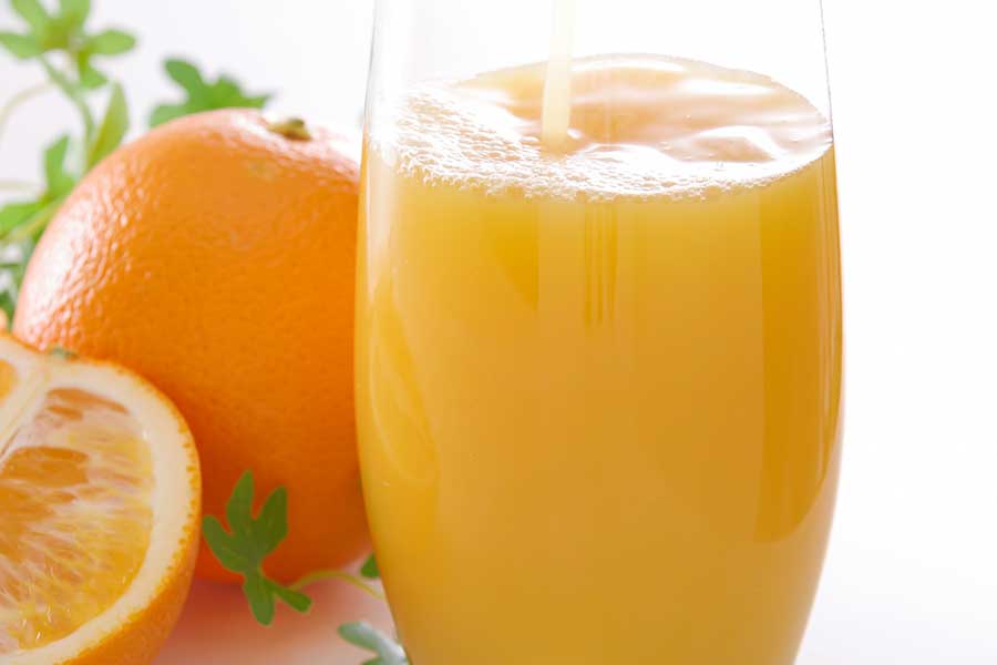 補食に果汁100％のオレンジジュースを取り入れるのも有効